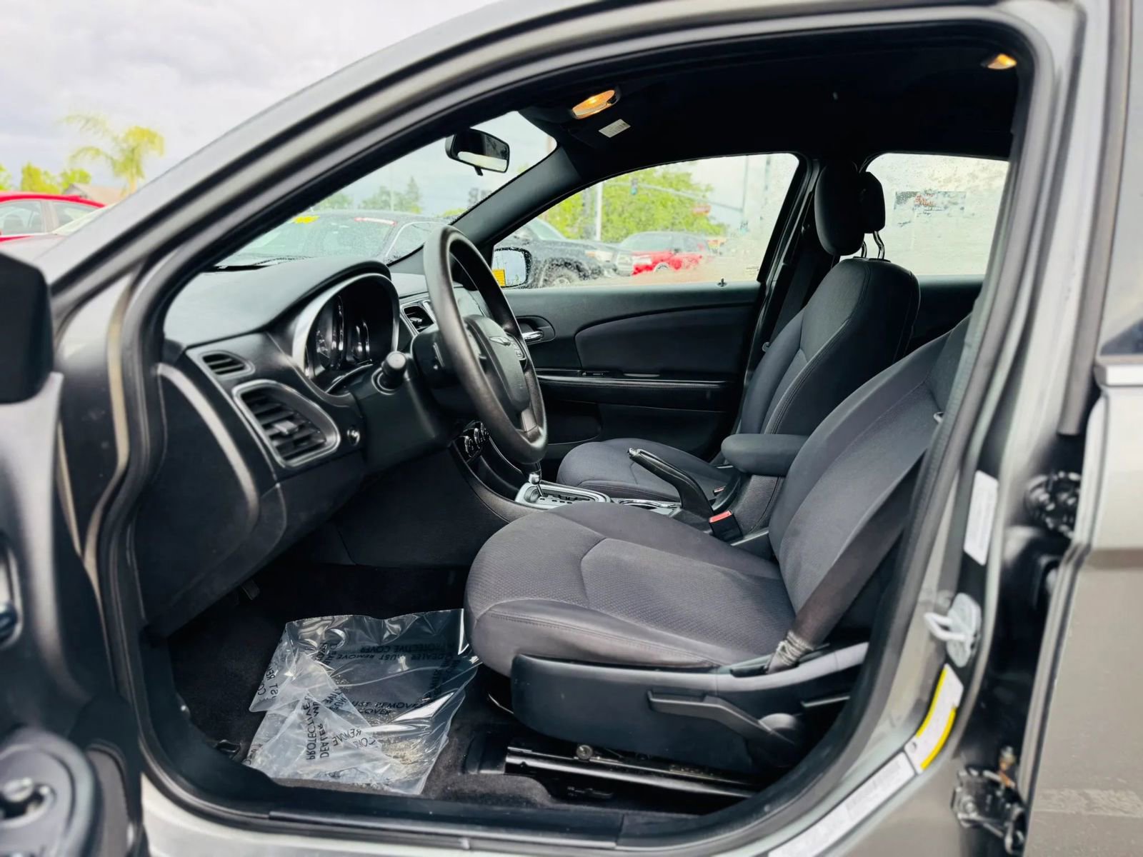 Used 2012 Chrysler 200 LX FWD image 10