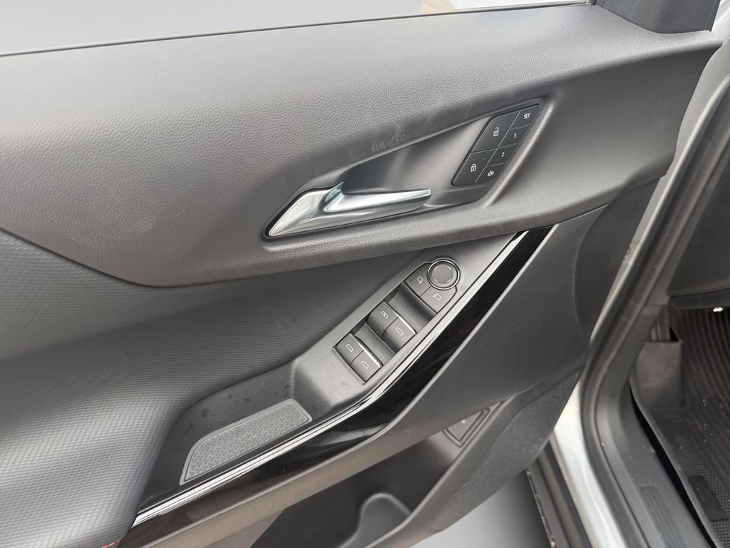 New 2027 Chevrolet Equinox RS w/ Safety and Technology Package AWD/4WD image 18
