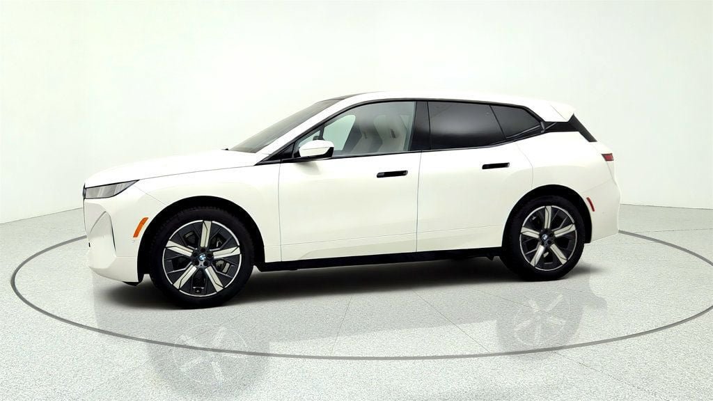 Used 2026 BMW iX xDrive45 w/ Premium Package AWD/4WD image 8