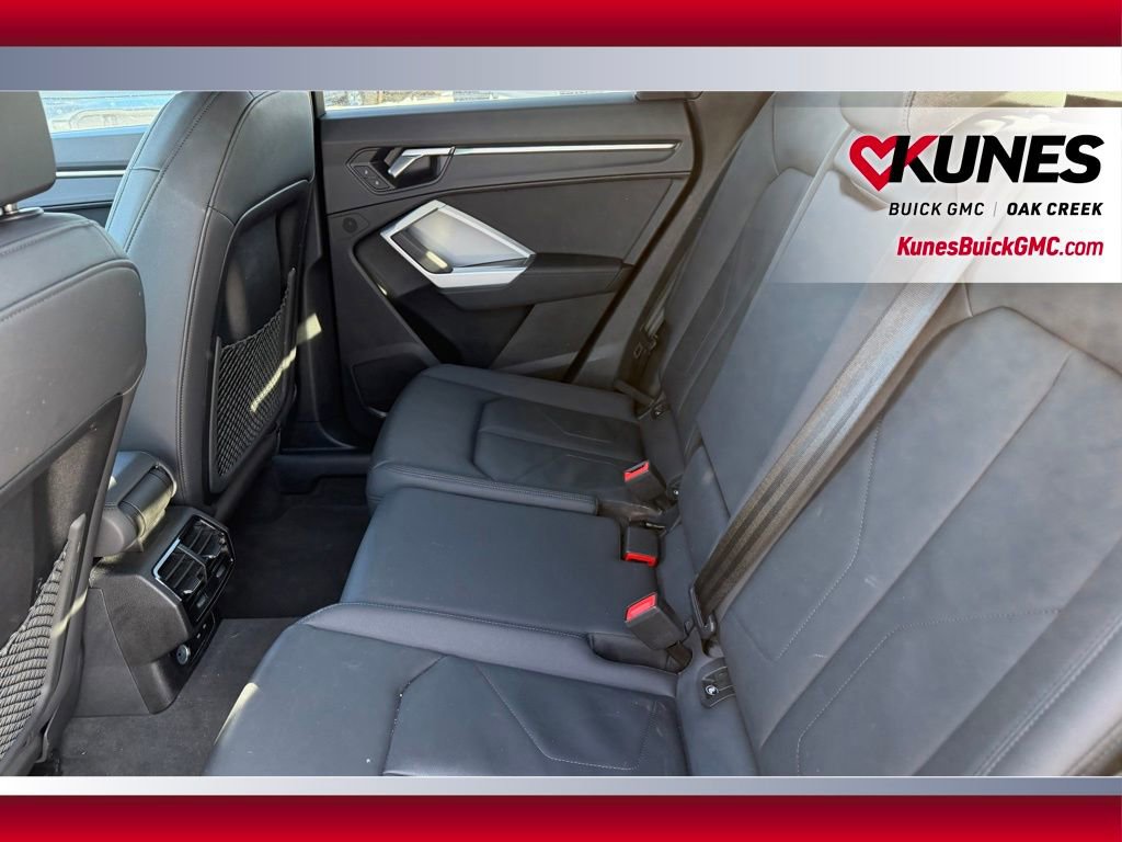 Used 2025 Audi Q3 2.0T Premium image 8