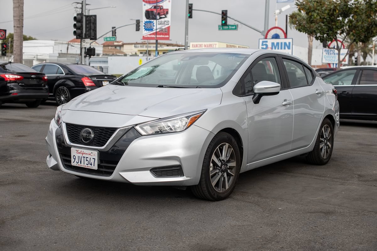 Used 2021 Nissan Versa SV FWD image 11