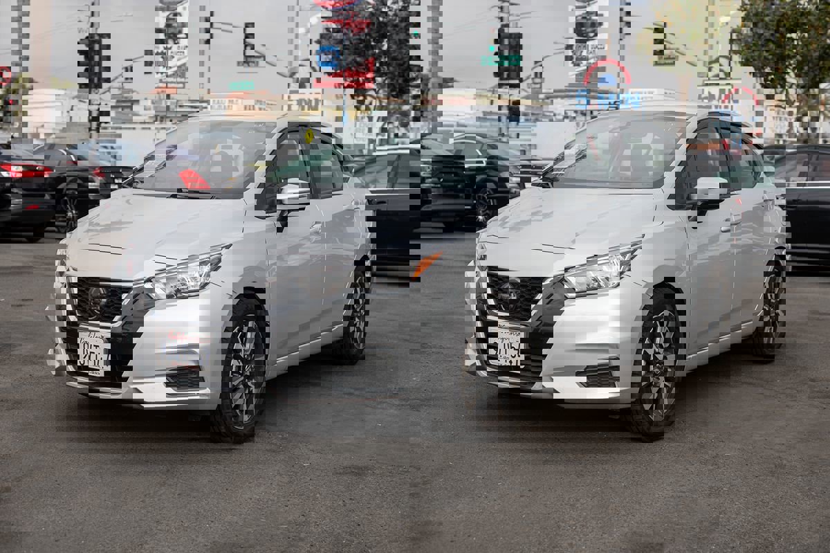 Used 2021 Nissan Versa SV image 11