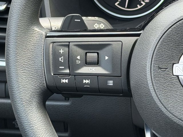 Used 2023 Nissan Rogue SV AWD/4WD image 24