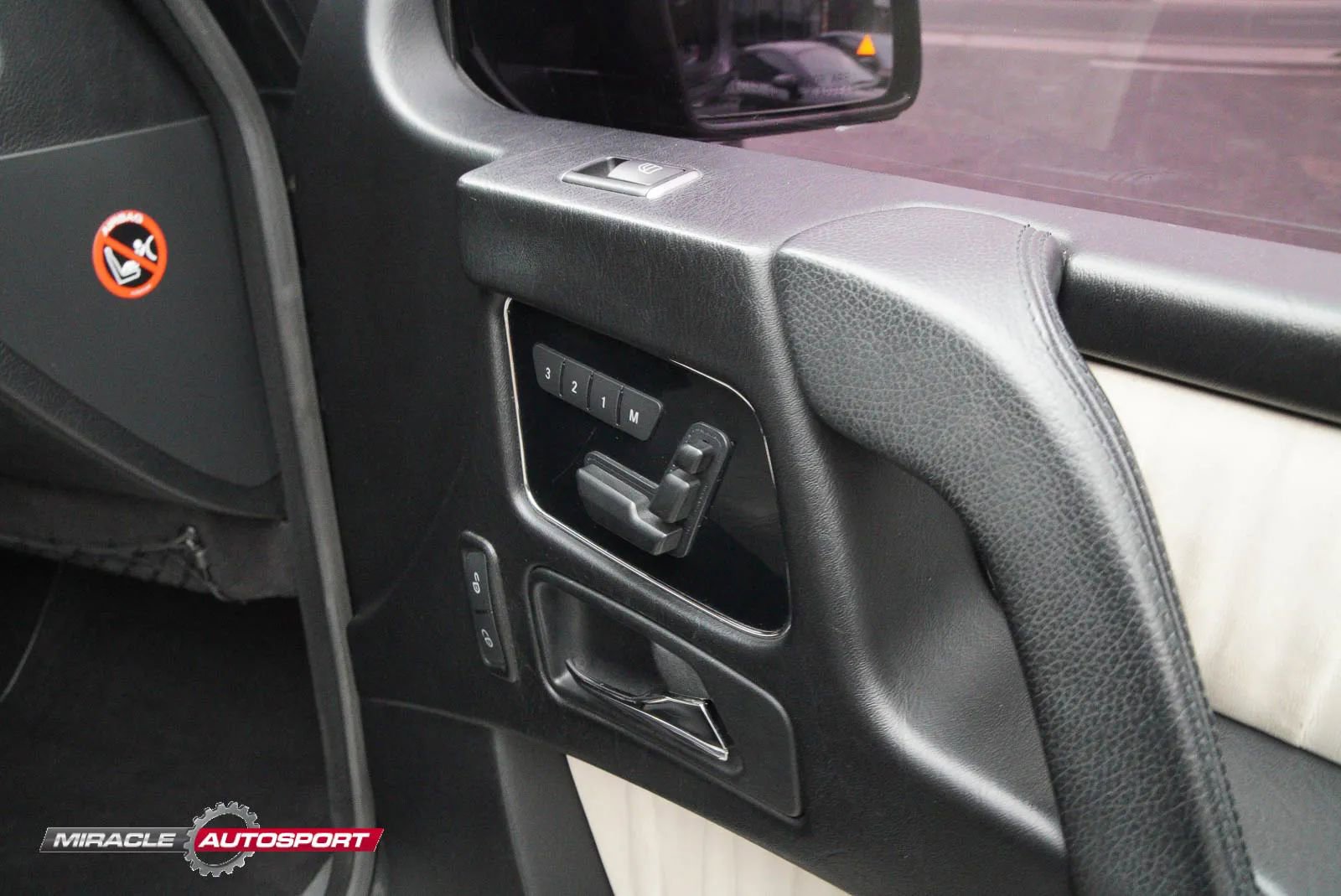 Used 2014 Mercedes-Benz G 550 image 27