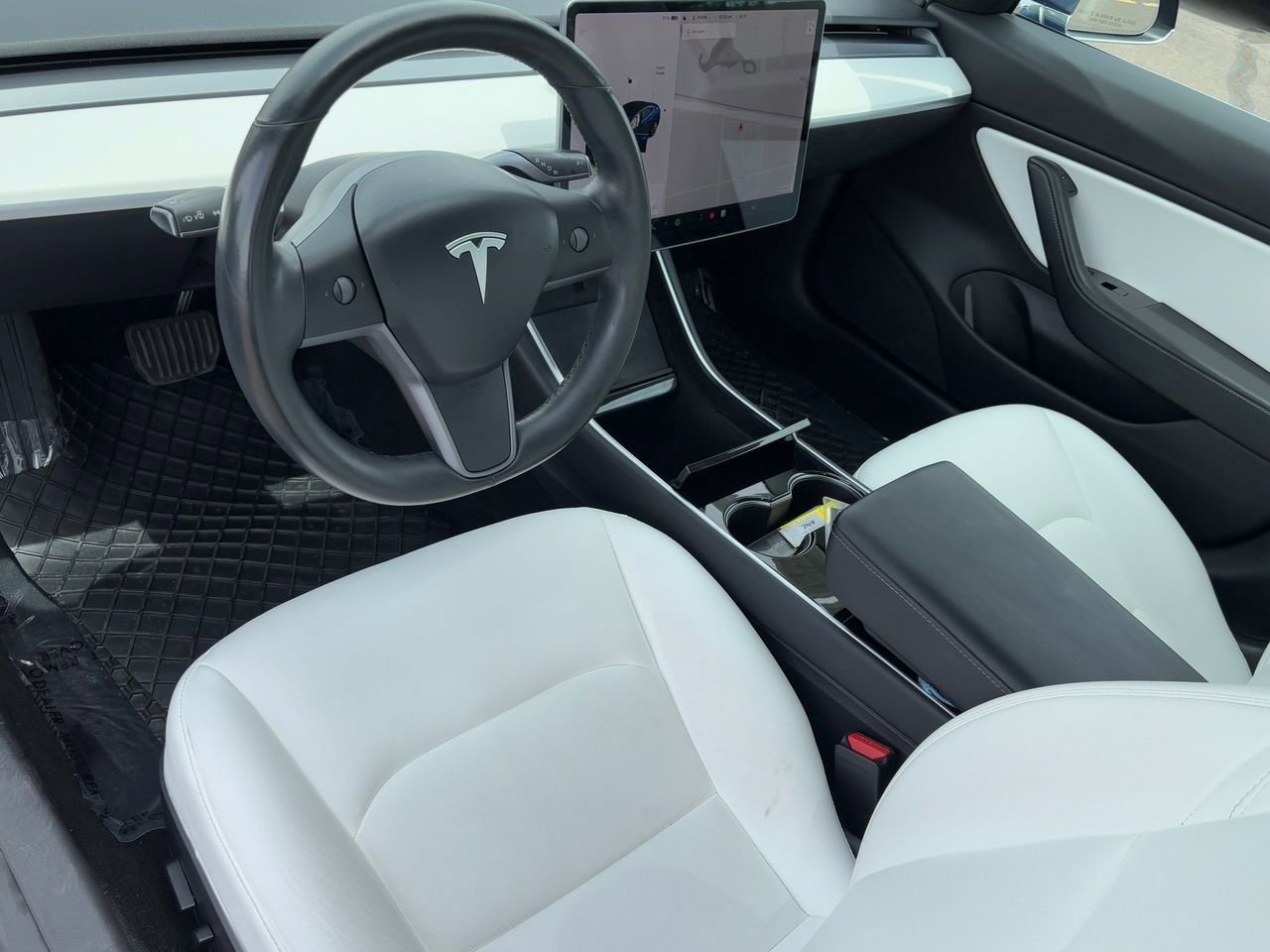 Used 2018 Tesla Model 3 image 16