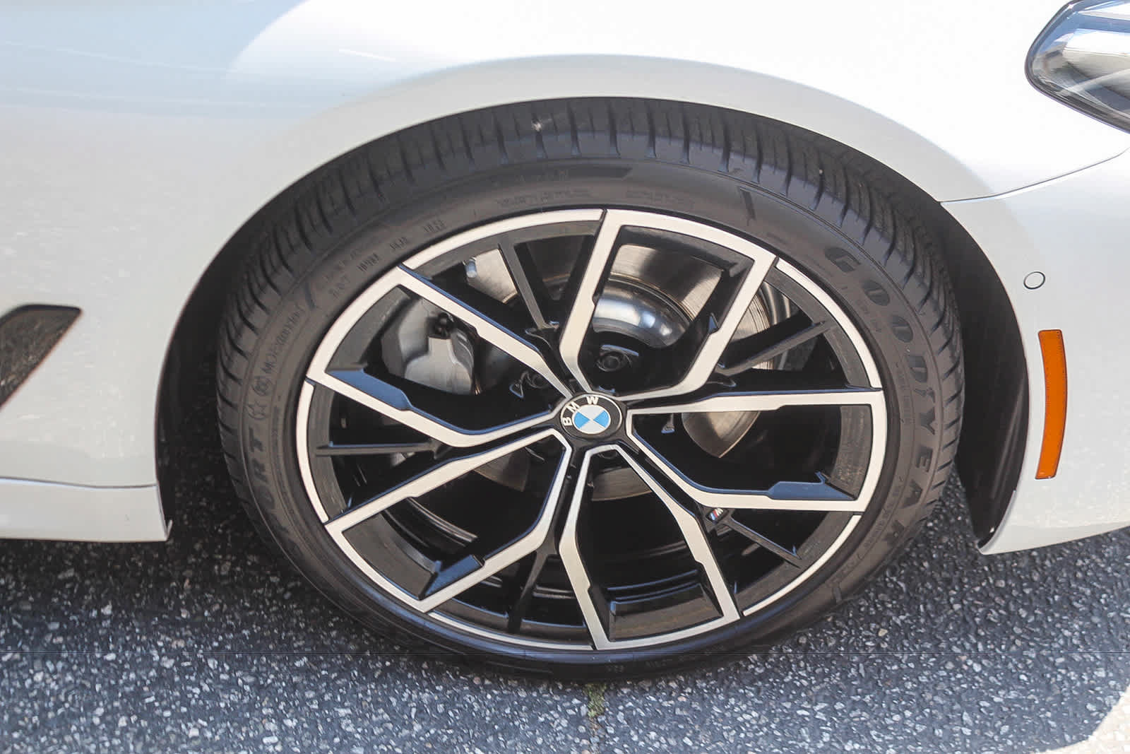 Certified 2023 BMW 530i w/ M Sport Package RWD image 9