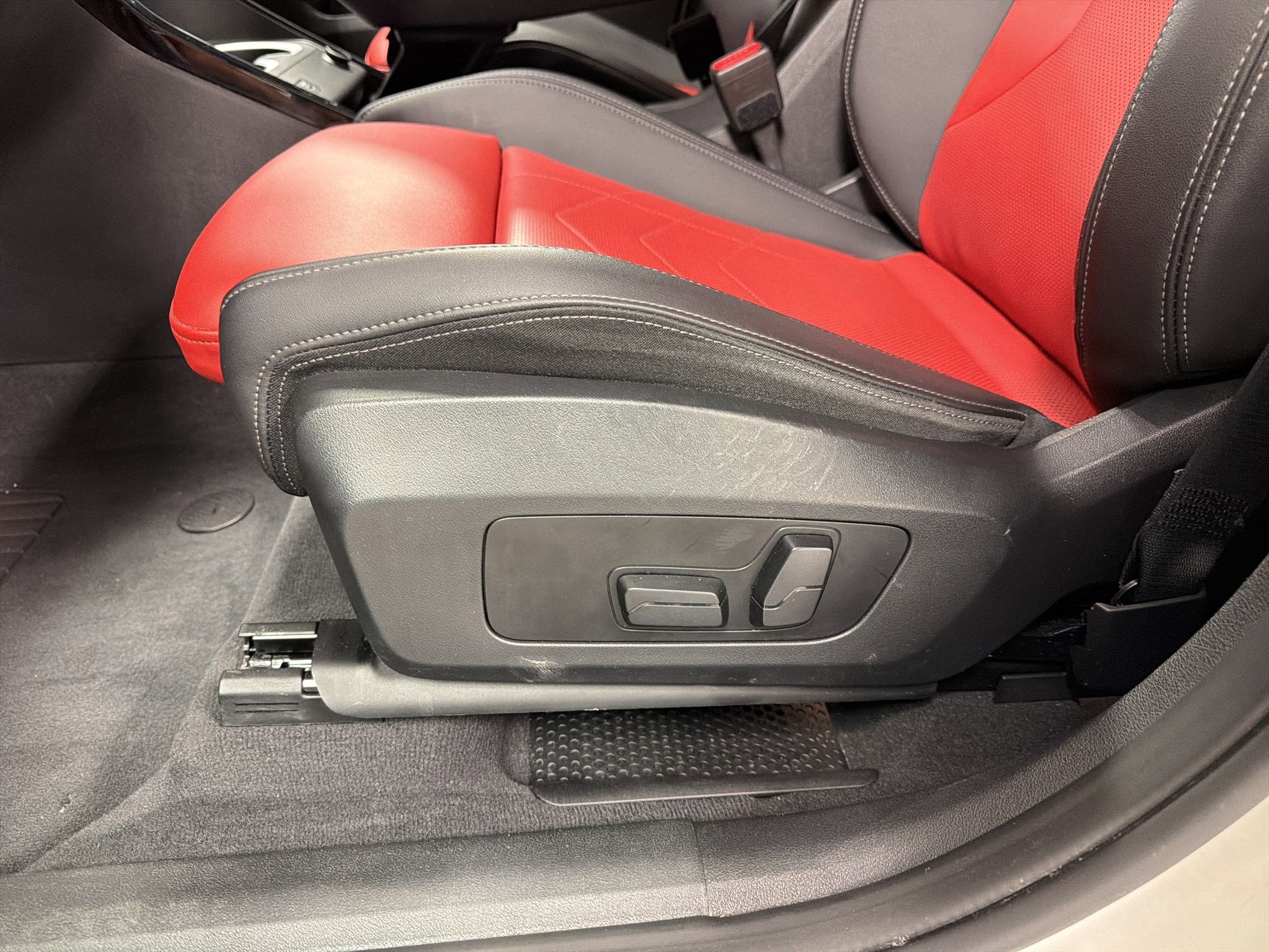 Certified 2023 BMW X1 xDrive28i w/ Convenience Package image 13