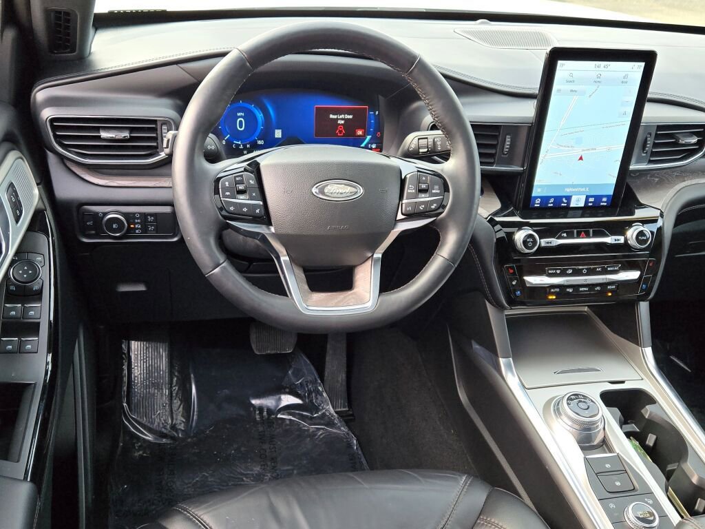 Used 2023 Ford Explorer Platinum w/ Technology Package image 26