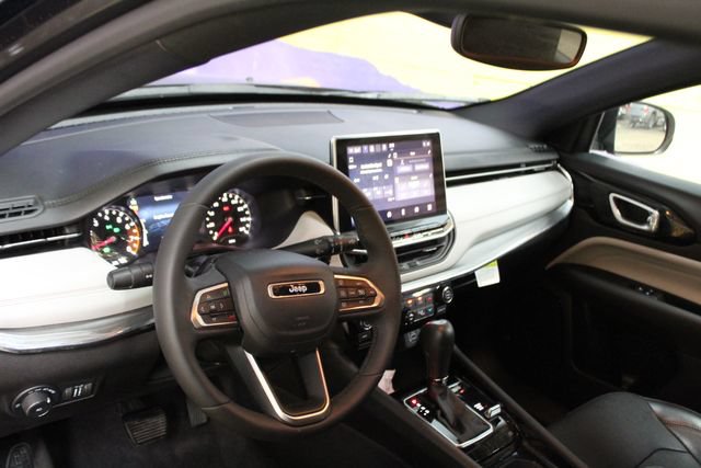 Used 2023 Jeep Compass Limited AWD/4WD image 14