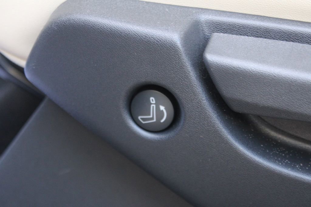 Certified 2025 INFINITI QX60 Luxe image 46