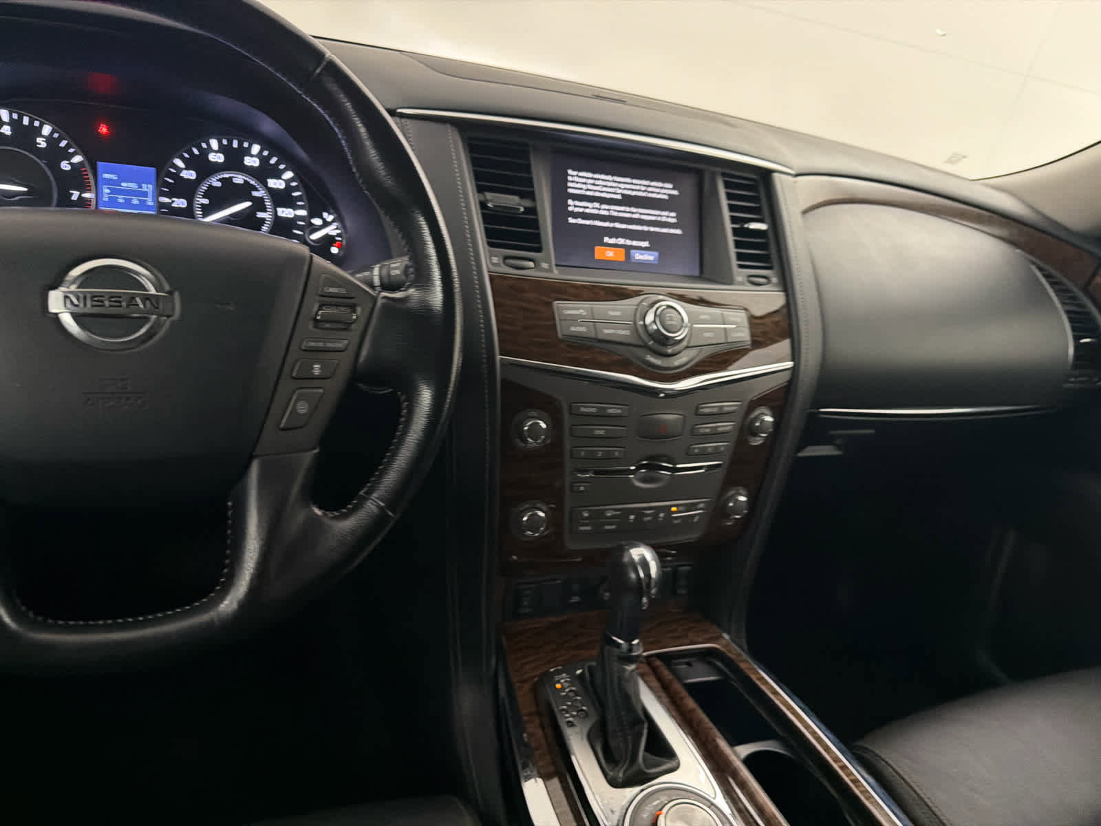 Used 2019 Nissan Armada SL w/ Premium Package image 18