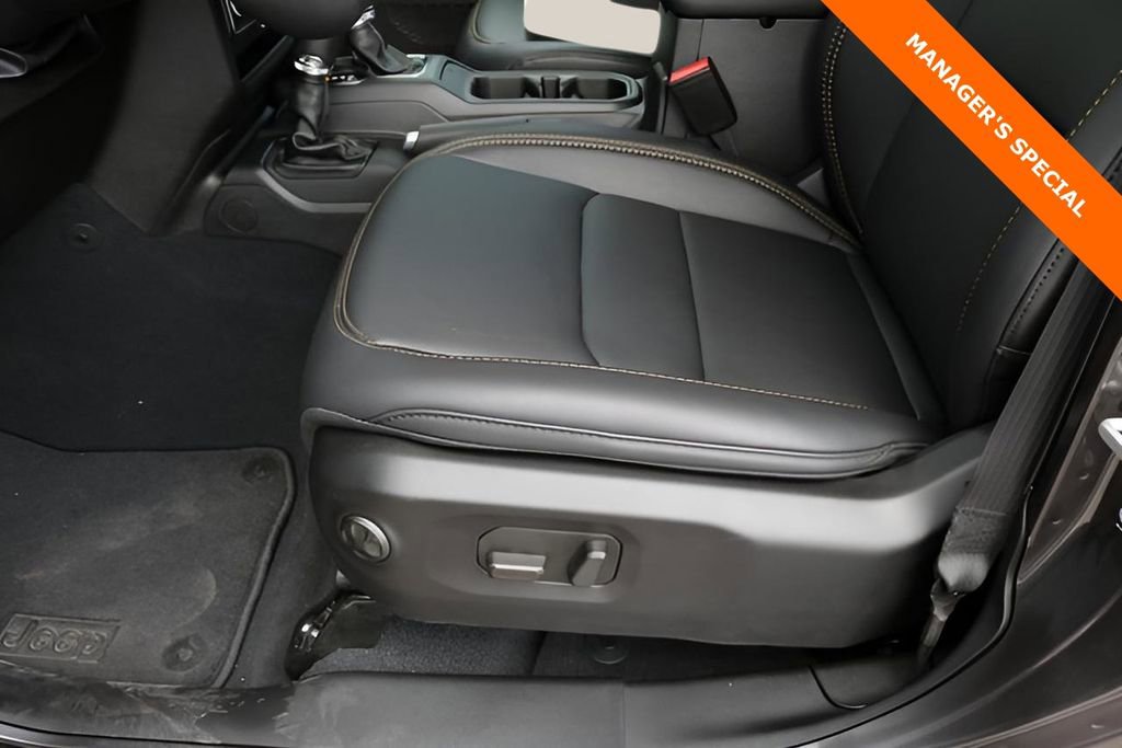 New 2025 Jeep Gladiator Sport image 13