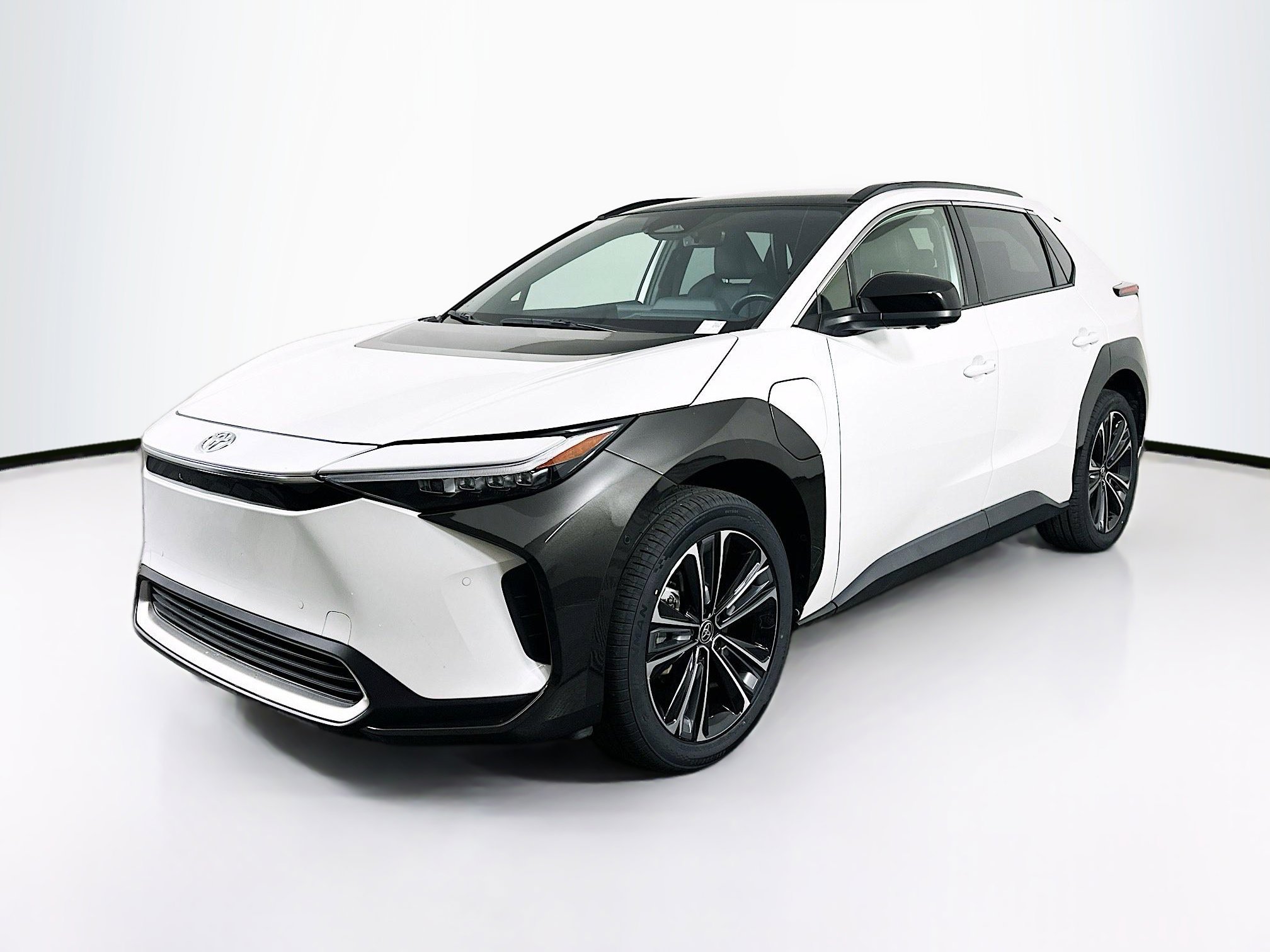 Used 2024 Toyota bZ4X FWD image 3