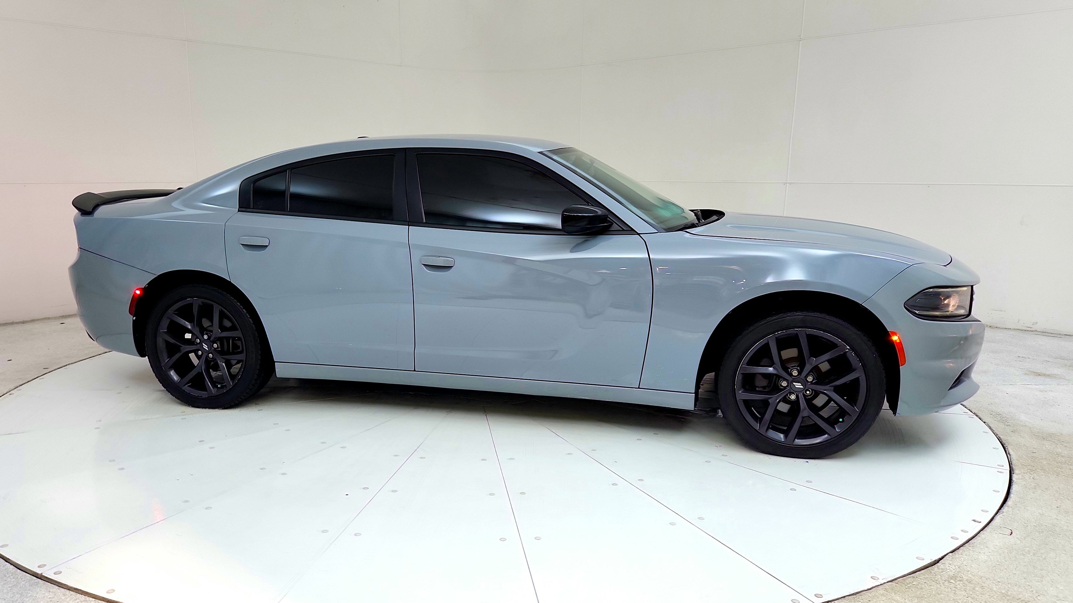 Used 2020 Dodge Charger SXT w/ Blacktop Package RWD image 8