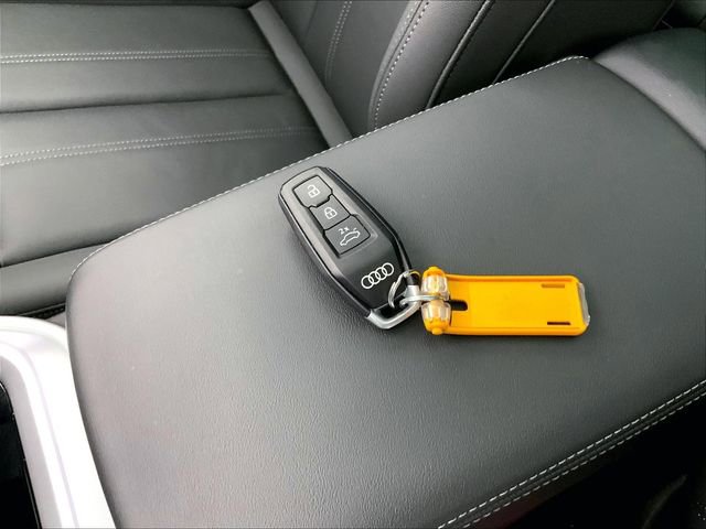 Used 2025 Audi Q5 Premium Plus w/ Premium Plus image 11