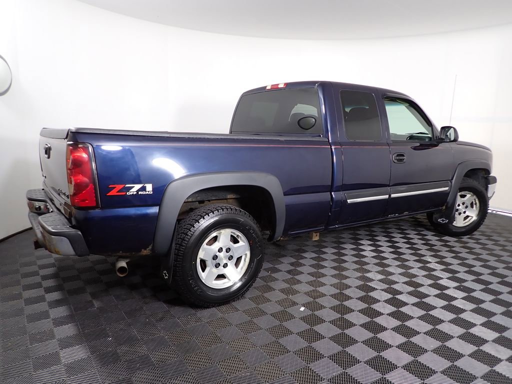 Used 2005 Chevrolet Silverado 1500 4x4 Extended Cab w/ Light Duty Power Package image 16
