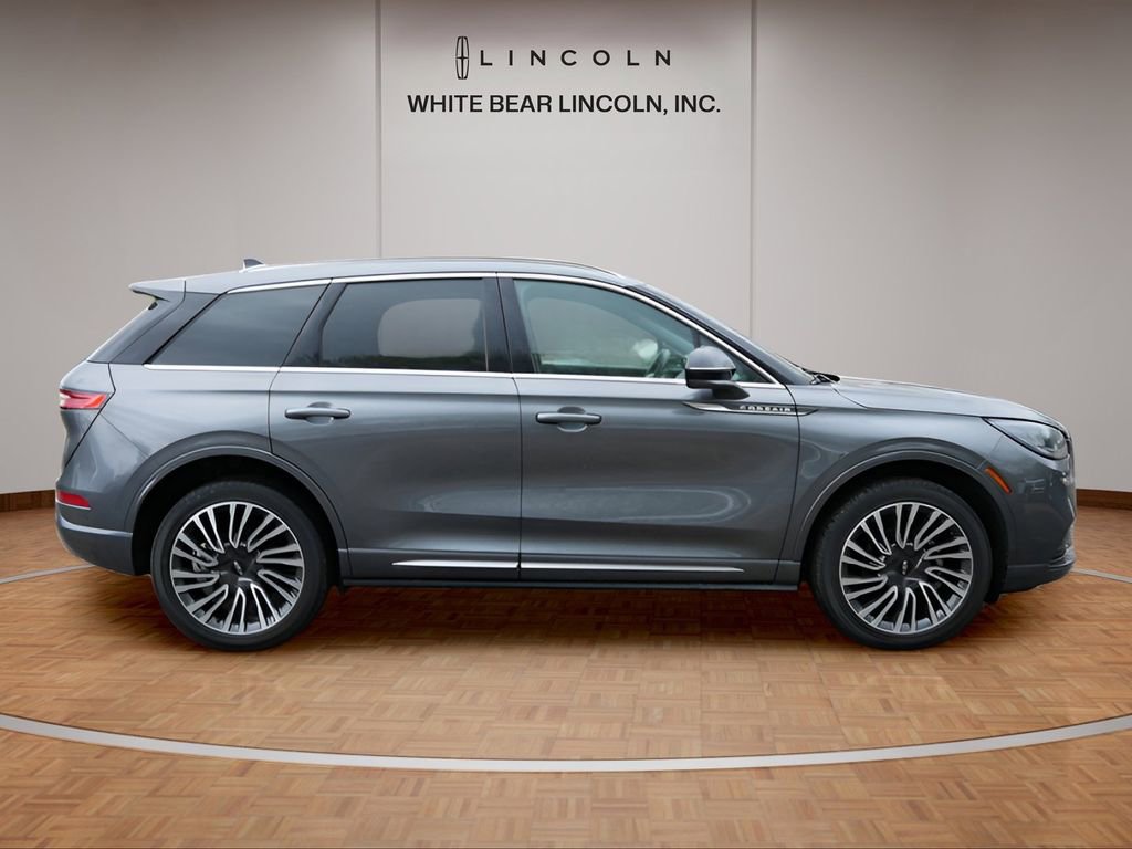 Used 2022 Lincoln Corsair Reserve w/ Sport Package image 4
