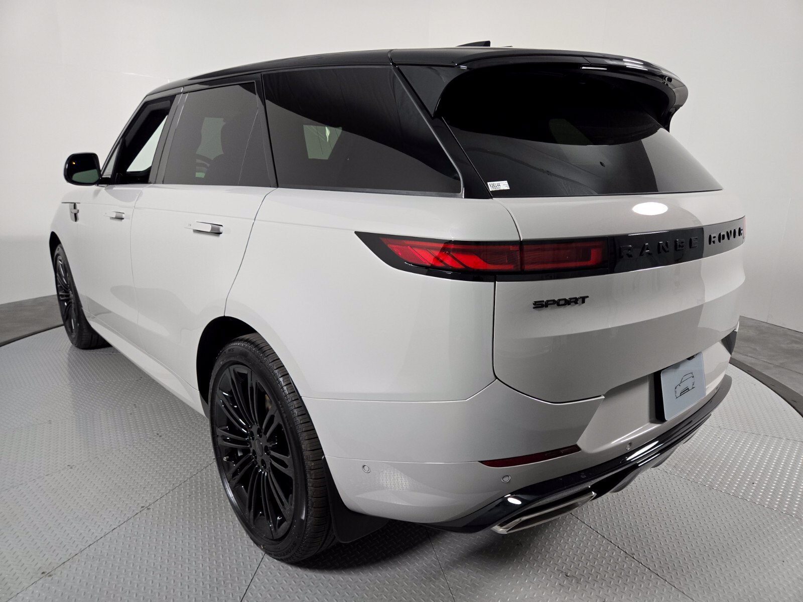 New 2026 Land Rover Range Rover Sport Dynamic SE AWD/4WD image 17