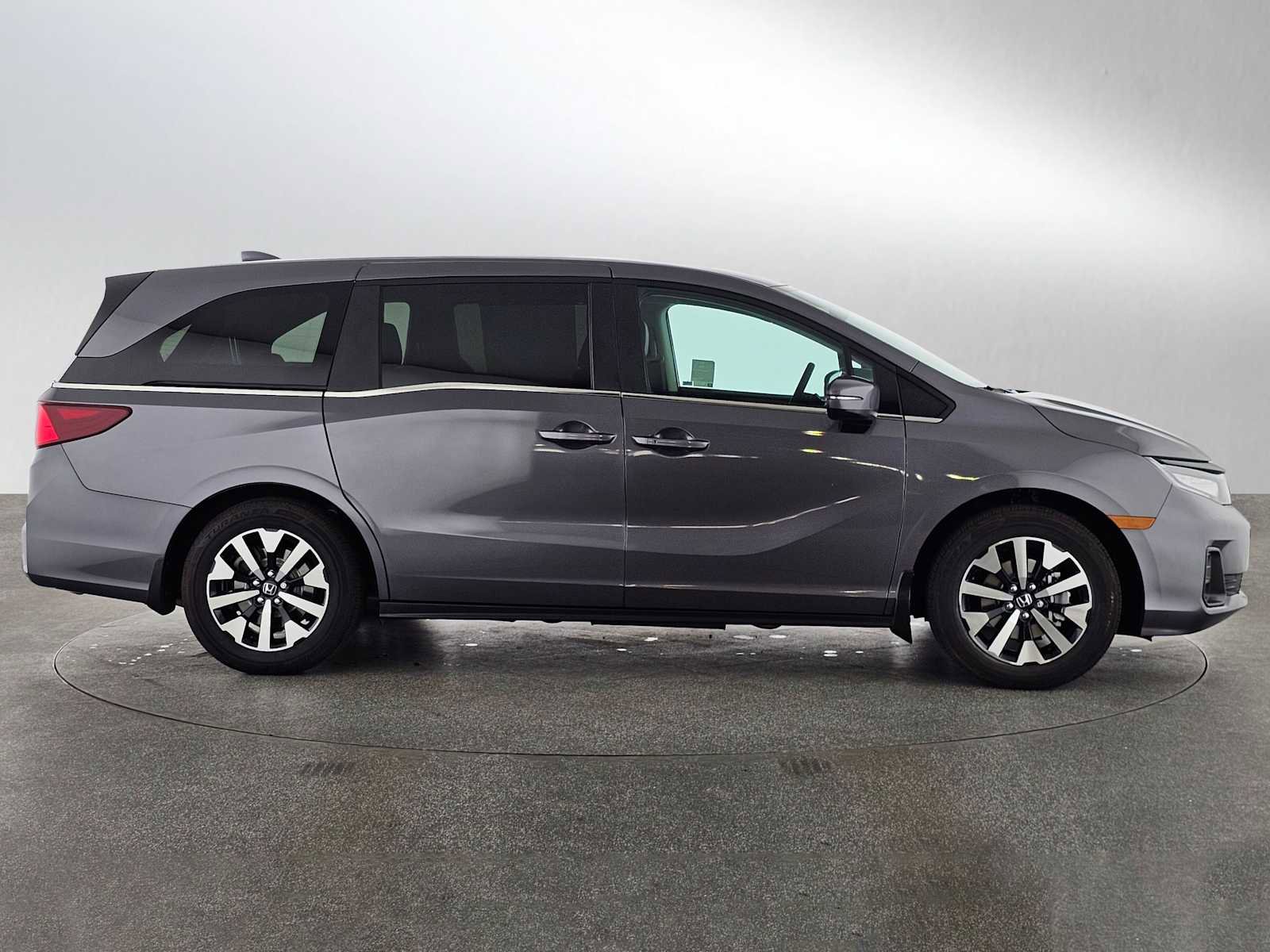 Used 2026 Honda Odyssey EX-L image 2