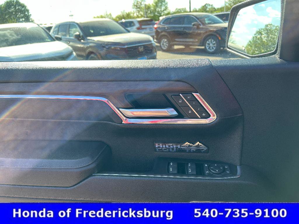 Used 2024 Chevrolet Silverado 1500 High Country w/ Technology Package AWD/4WD image 26