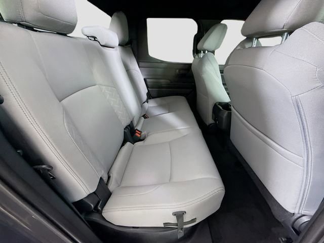 Certified 2025 Toyota Tacoma SR5 AWD/4WD image 24
