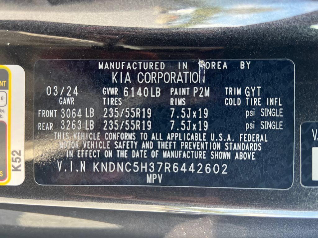 Used 2024 Kia Carnival EX FWD image 32