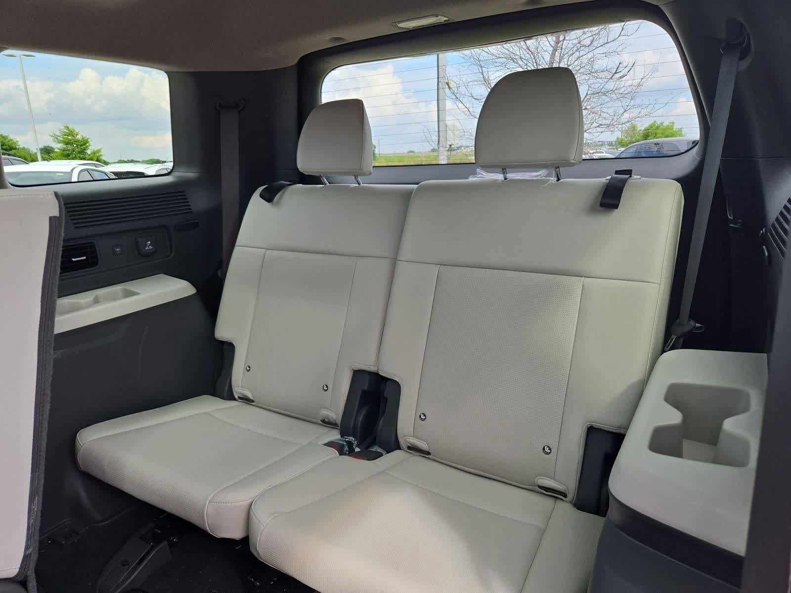 Used 2025 Hyundai Santa Fe Limited FWD image 37