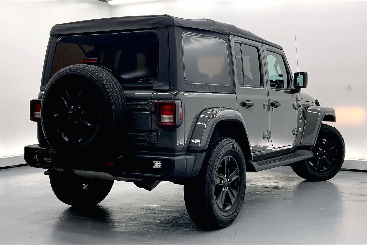 Used 2020 Jeep Wrangler Unlimited Sahara image 6