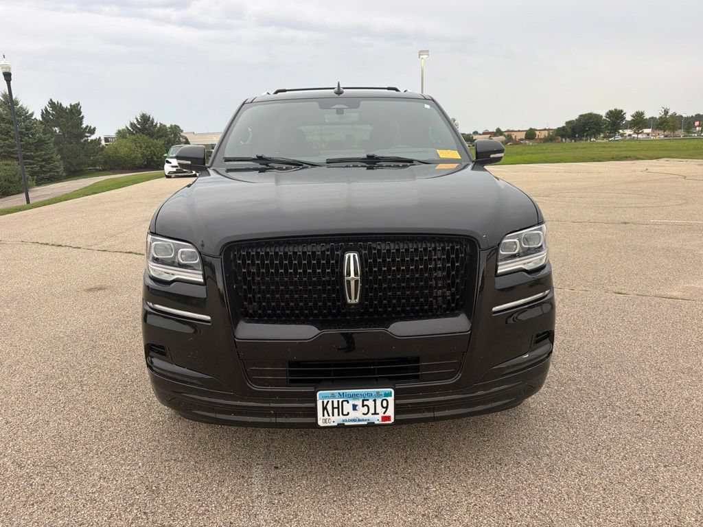 Used 2022 Lincoln Navigator Reserve w/ Equipment Group 201A AWD/4WD image 2