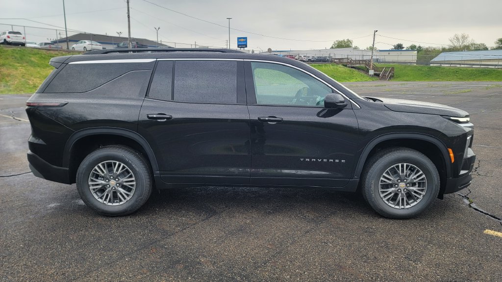 New 2026 Chevrolet Traverse LT w/ Driver Confidence Package FWD image 14