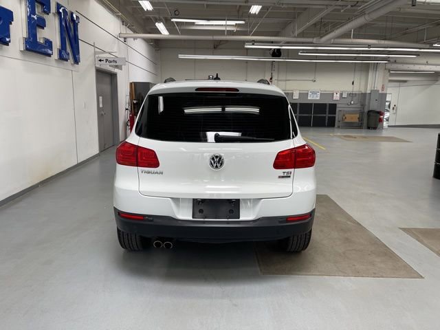 Used 2018 Volkswagen Tiguan Limited w/ Premium Package image 3