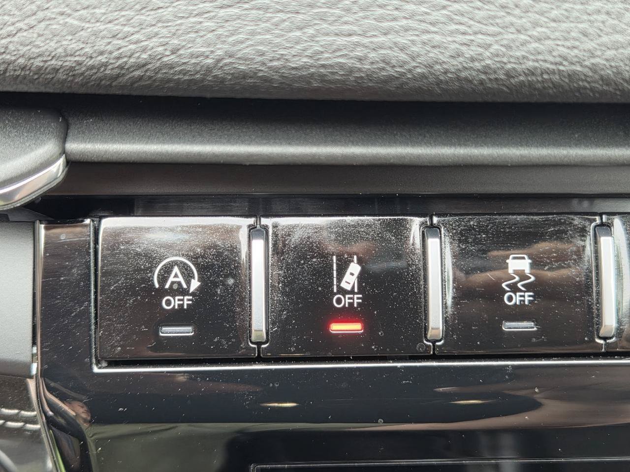 Used 2023 Jeep Grand Cherokee Altitude AWD/4WD image 31