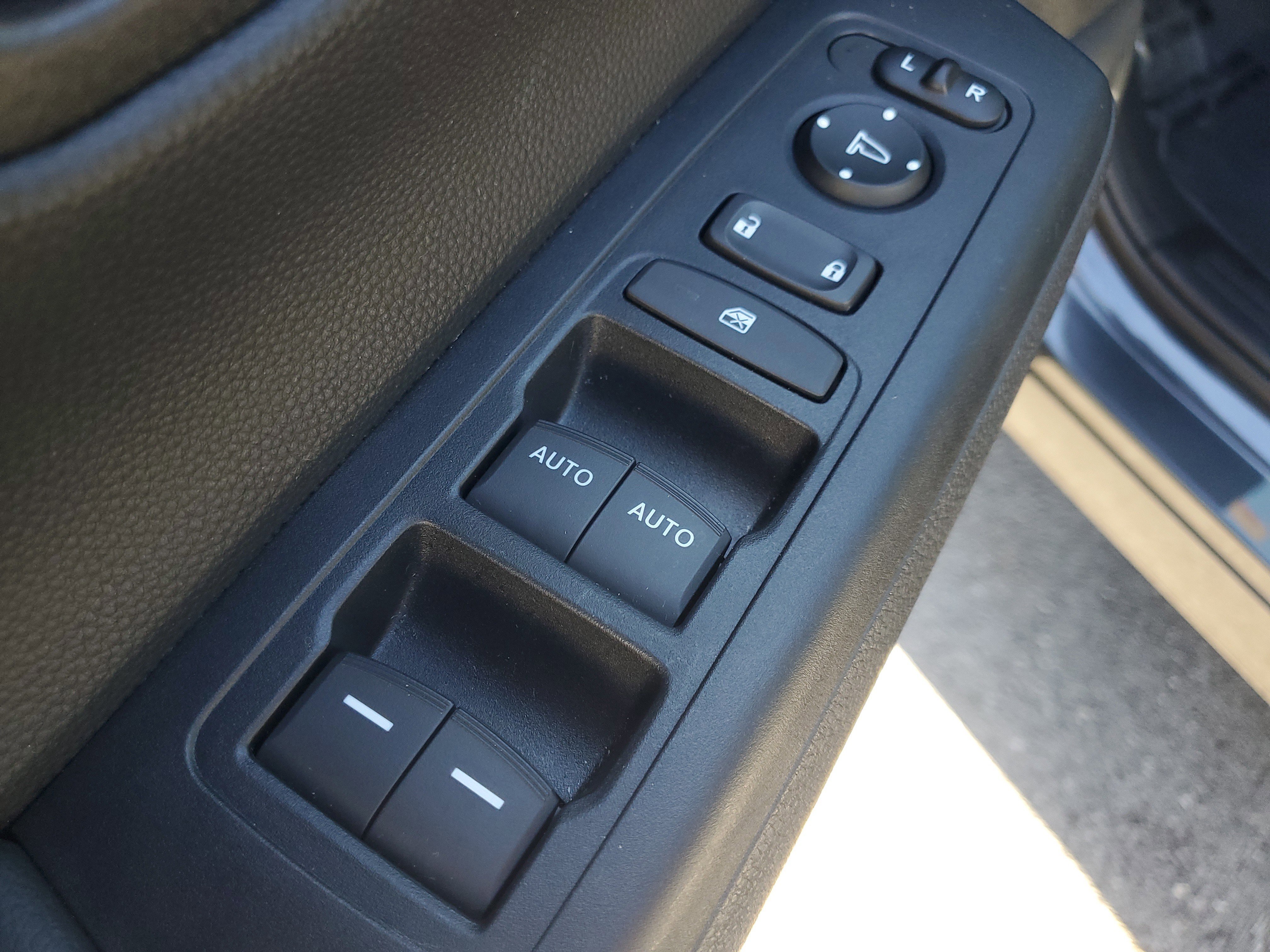 Used 2025 Honda CR-V Sport image 19