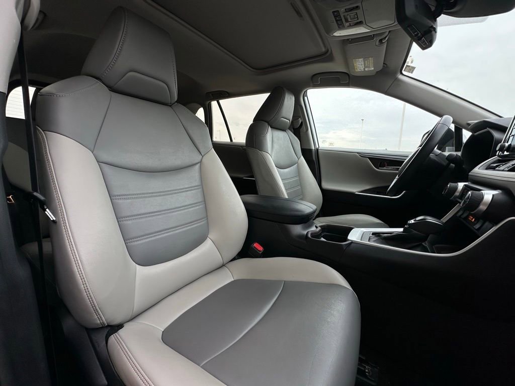 Used 2021 Toyota RAV4 Limited w/ Carpet Mat Package (TMS) image 24