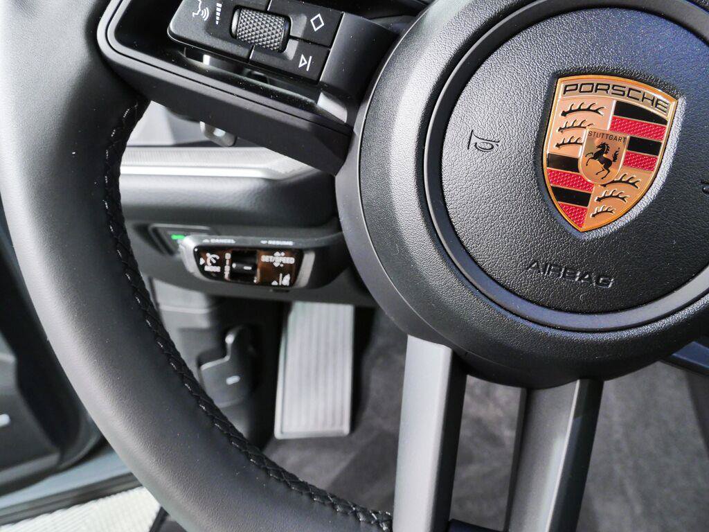 Certified 2026 Porsche Cayenne S AWD/4WD image 10