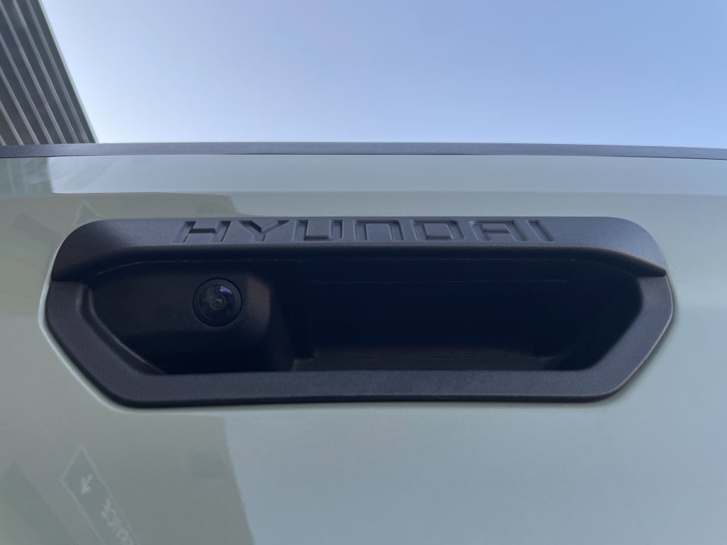 Used 2023 Hyundai Santa Cruz SEL image 16