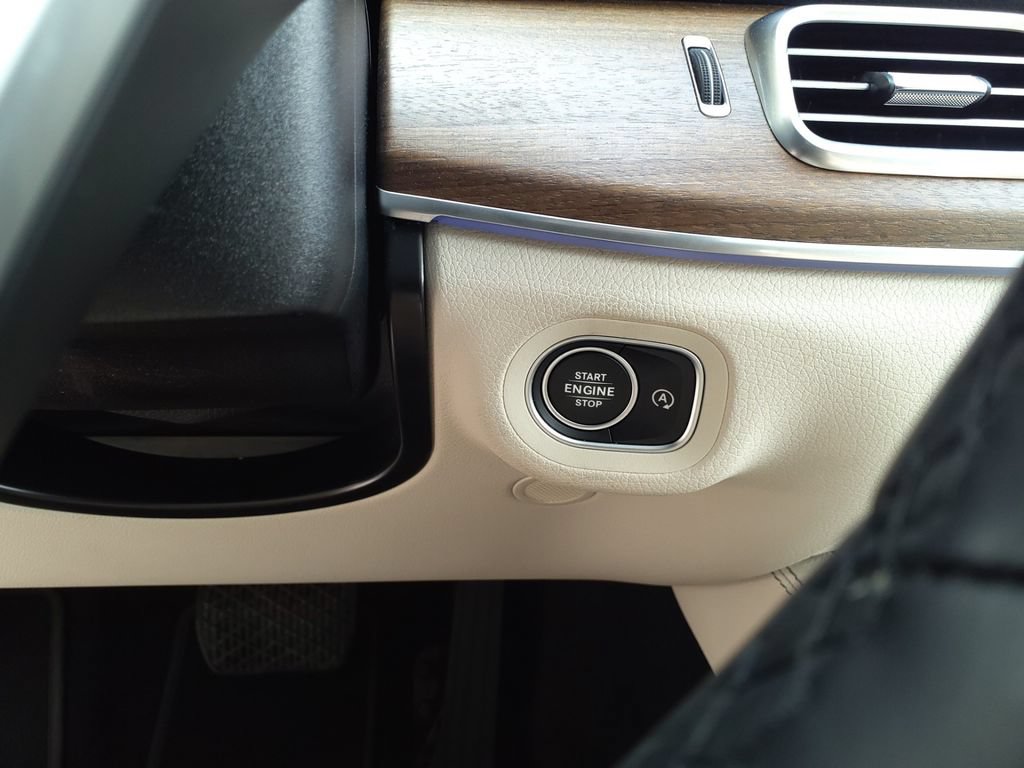 Certified 2024 Mercedes-Benz GLS 450 4MATIC image 32