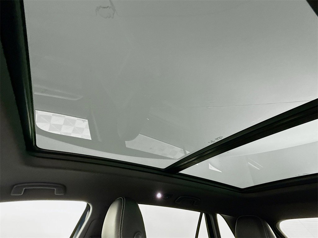 Used 2021 Volkswagen Atlas Cross Sport SE image 21