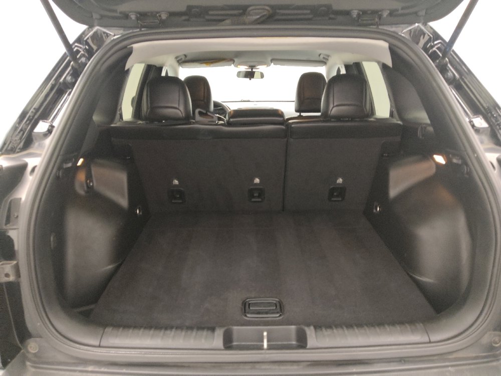 Used 2020 Jeep Cherokee Latitude Plus image 29