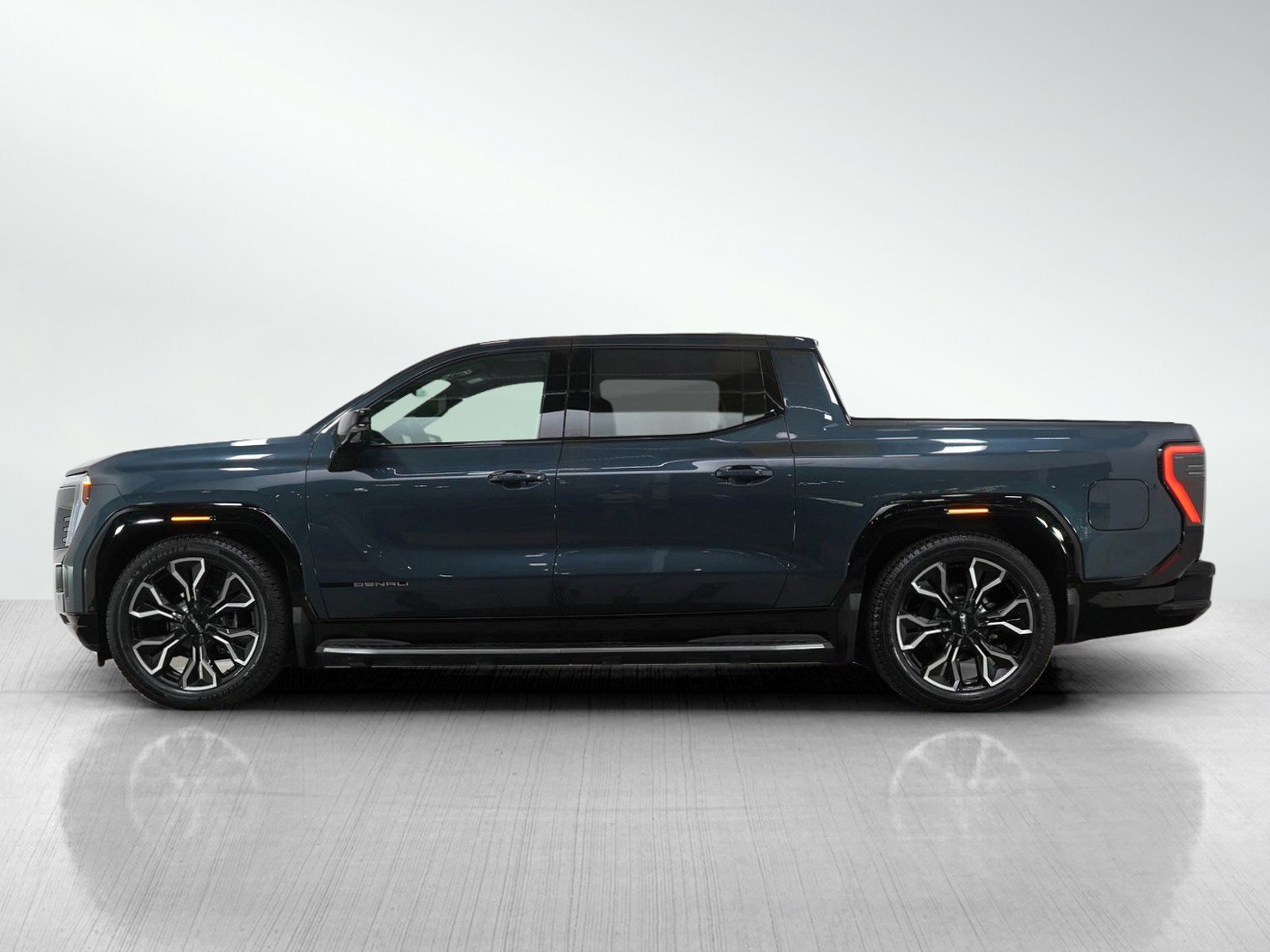 Used 2025 GMC Sierra EV Denali image 2