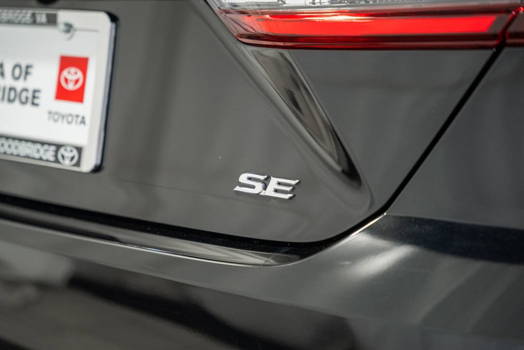 Used 2025 Toyota Camry SE AWD/4WD image 8