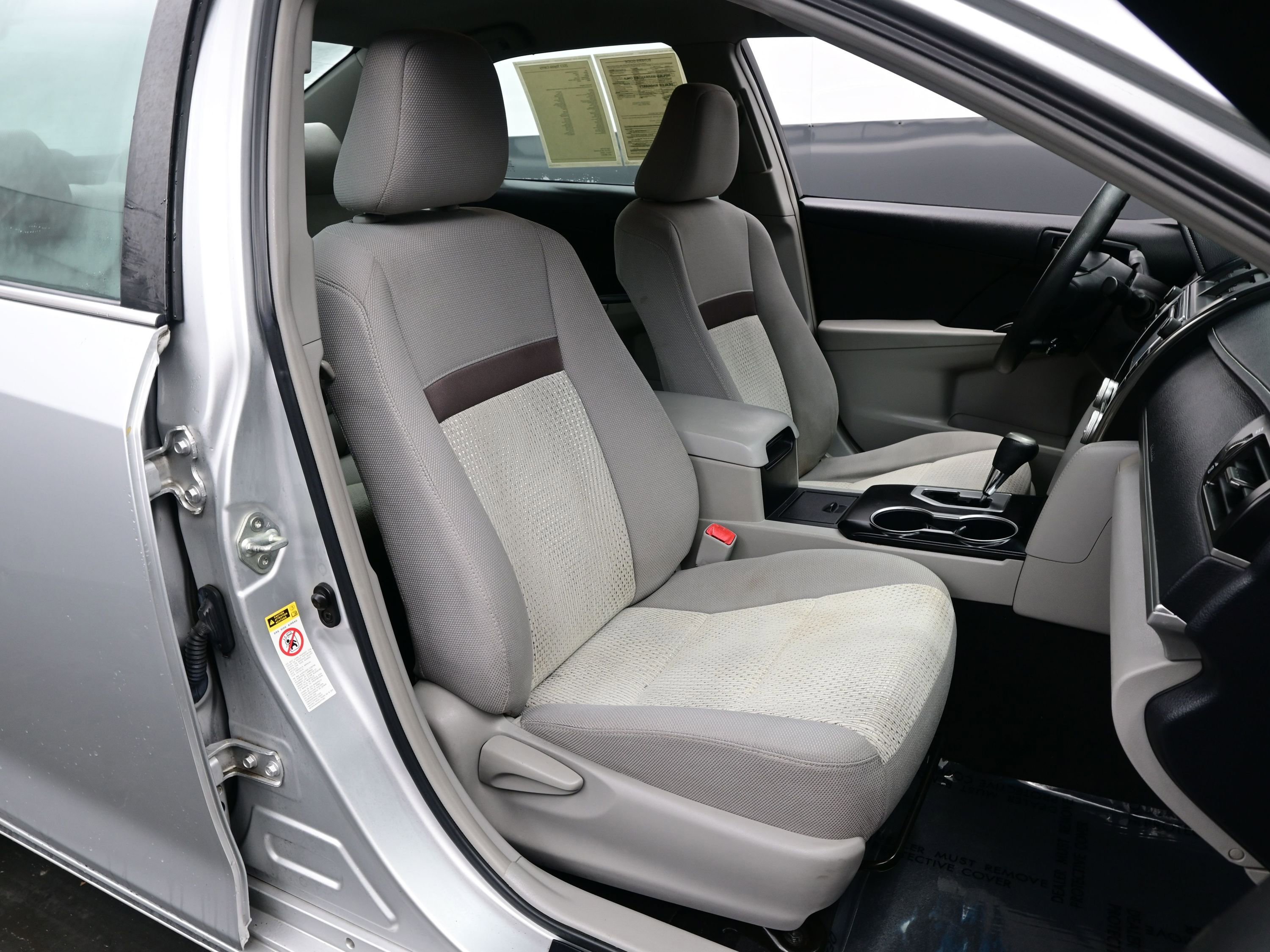 Used 2013 Toyota Camry L image 14