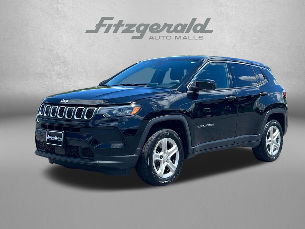 Used 2023 Jeep Compass Sport AWD/4WD image 2