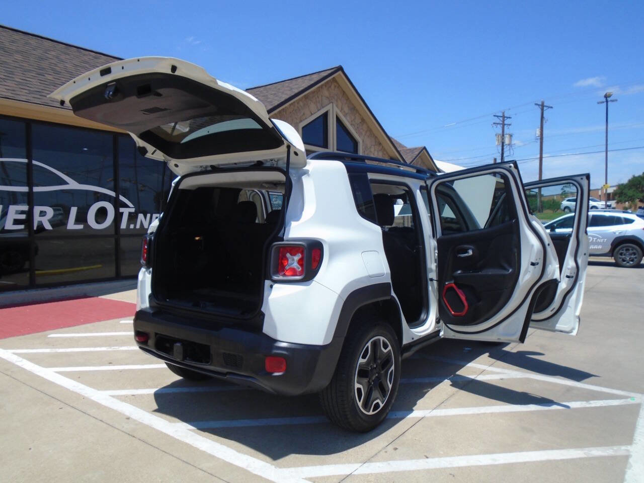 Used 2016 Jeep Renegade Trailhawk AWD/4WD image 22