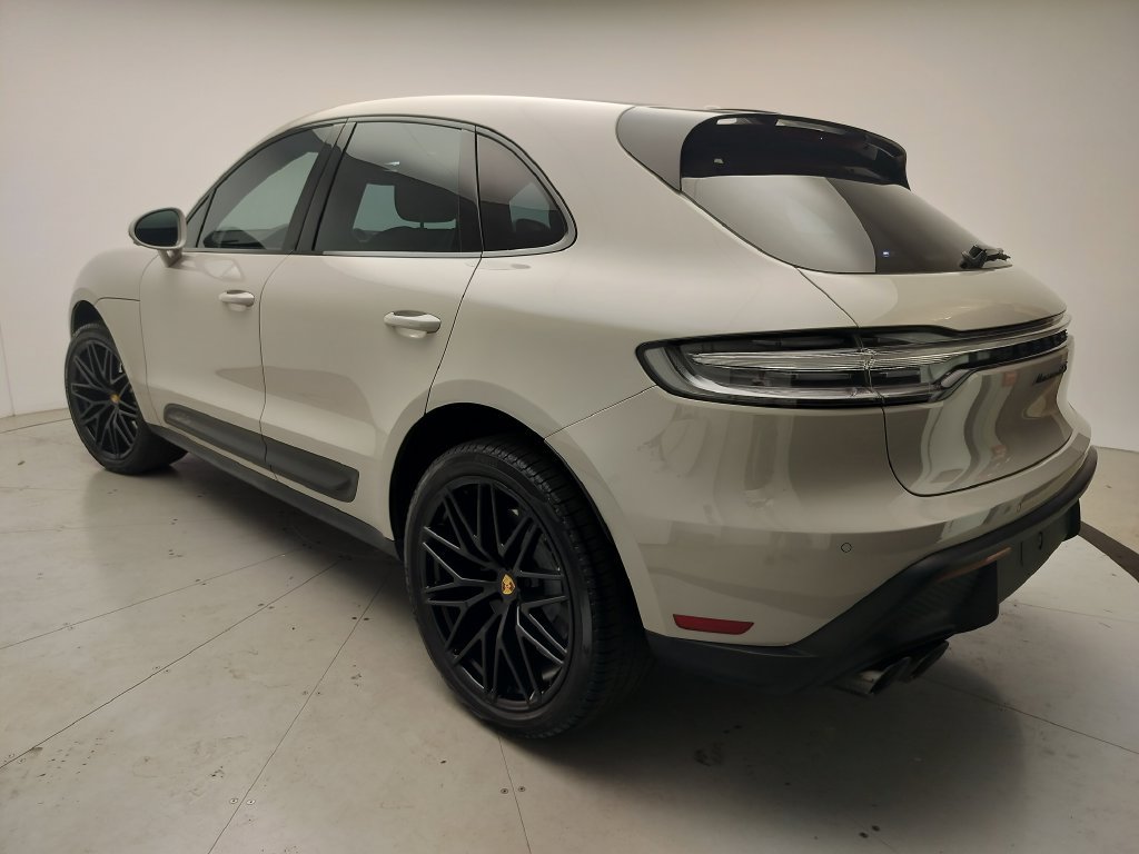 Certified 2023 Porsche Macan GTS AWD/4WD image 3
