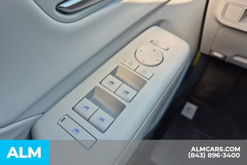 Used 2026 Hyundai Kona SEL Premium image 33