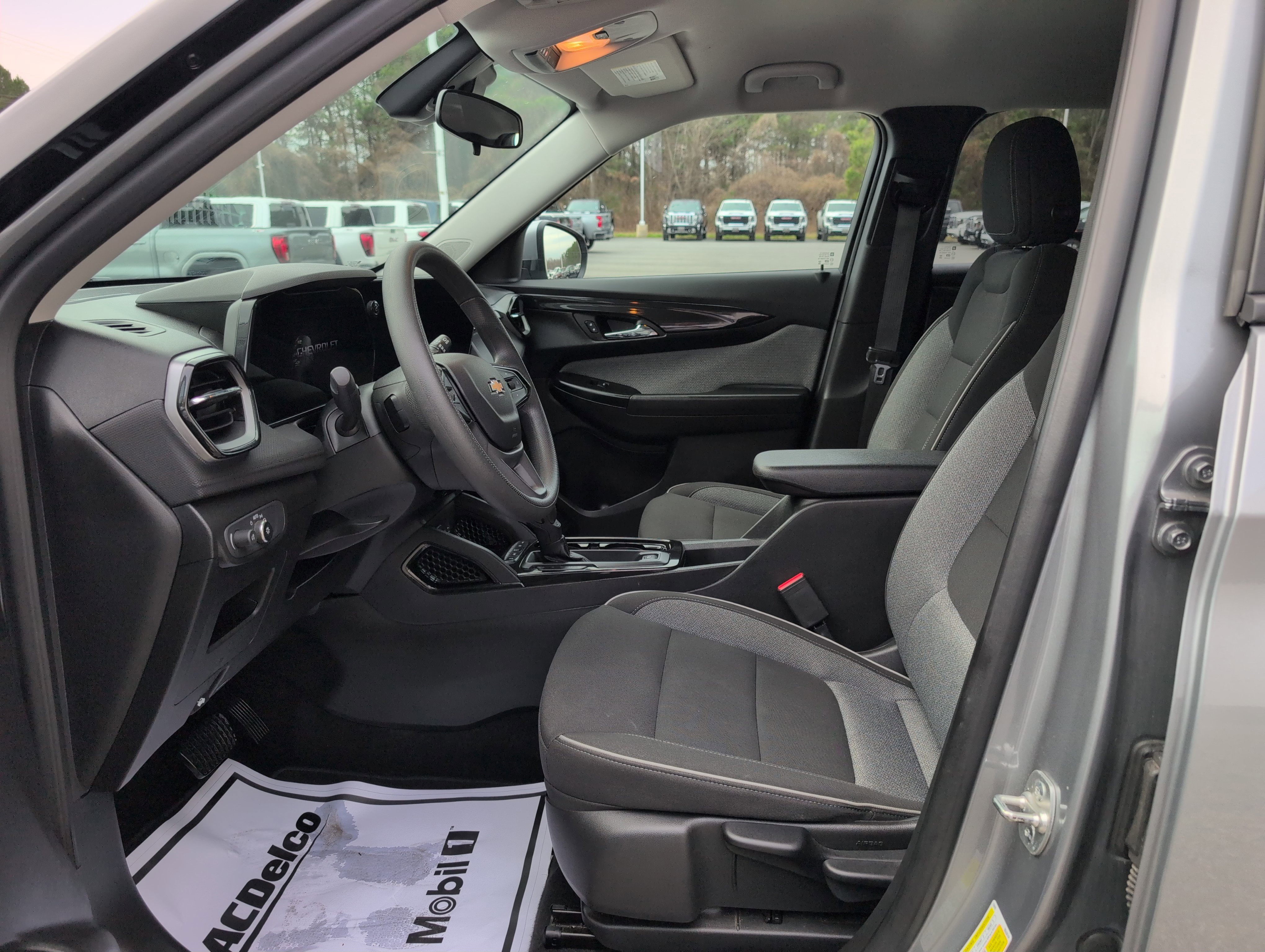 Used 2025 Chevrolet TrailBlazer LT image 13