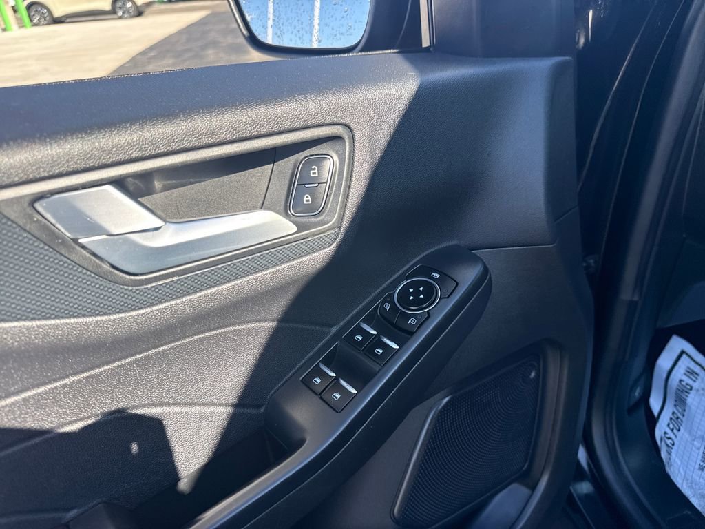 Used 2023 Ford Escape ST-Line image 27