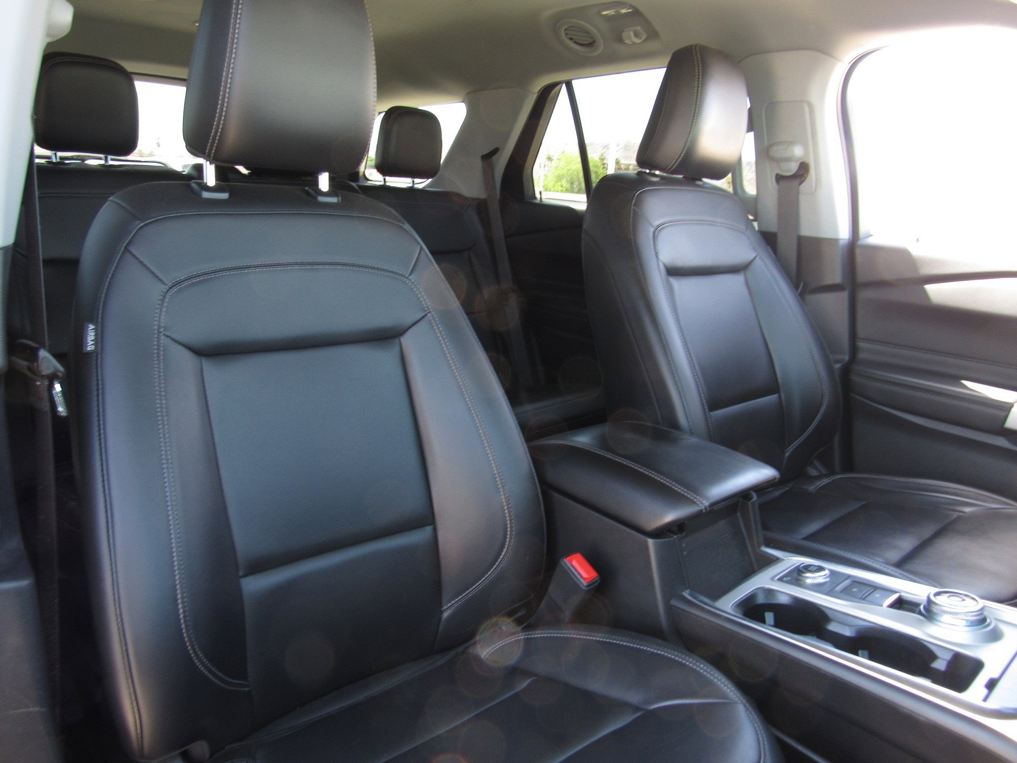 Used 2023 Ford Explorer XLT w/ Equipment Group 202A AWD/4WD image 10
