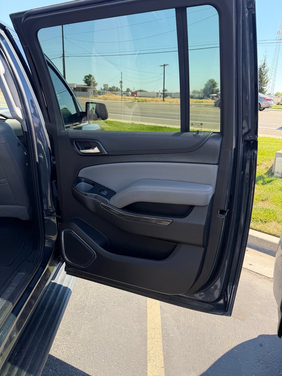 Used 2019 Chevrolet Suburban LT AWD/4WD image 16